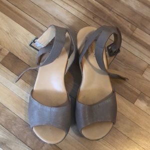 EUC9M Kork-Ease Wedge Ankle Strap Sandals